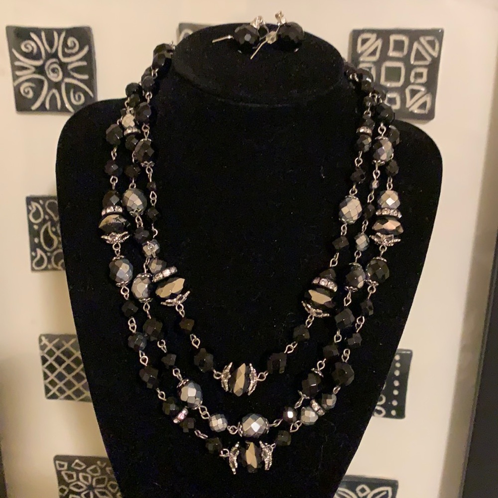 Stunning “Night Out” Necklace and Earrings Set